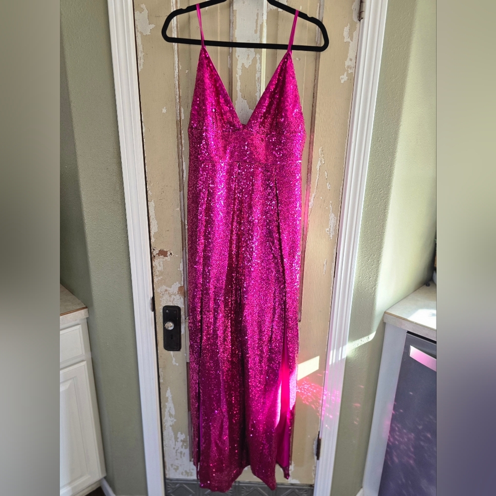 Lulus Fuchsia Sequin Jumpsuit Size Large Nwt